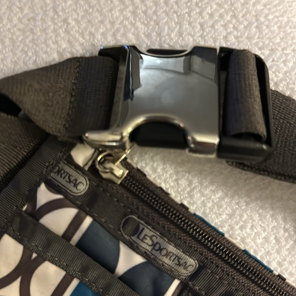 LeSportsac Belt Waist Hip Bag Fanny Pack - Picture 4 of 4